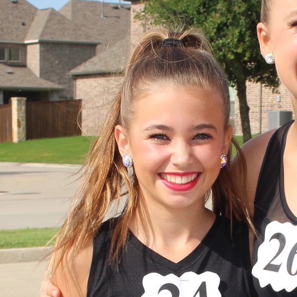 Meet your Posher, Allison - Picture 1 of 1